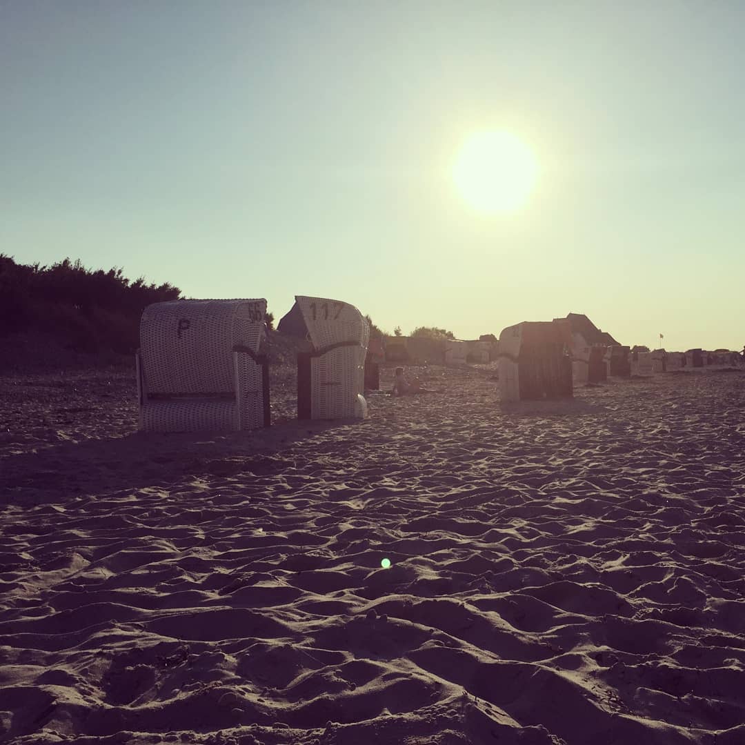 Guten Morgen liebe Ostsee, wir freuen uns schon sehr darauf Dich mal wieder im Sommer zu sehen. #ostseeliebe #meer #hausjunior #sand #strand #sonne #sunset #hohwacht #norddeutschland #schleswigholstein